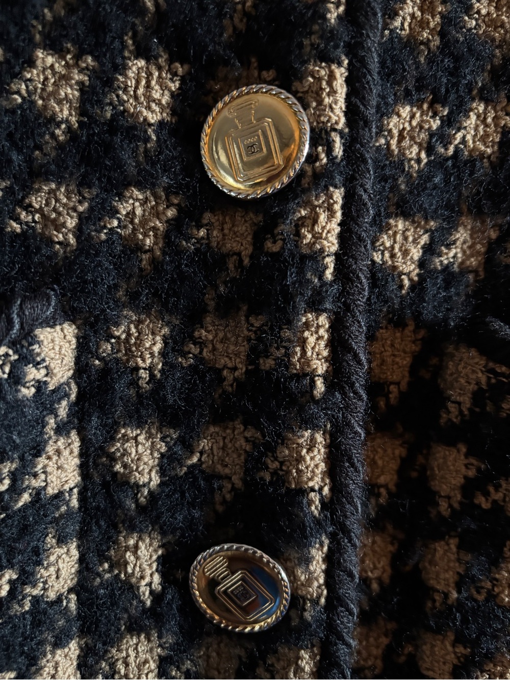CHANEL Karl Lagerfeld Era Bouclé Houndstooth Jacket & Skirt FR38 US 4 6 Vintage - Picture 11 of 12